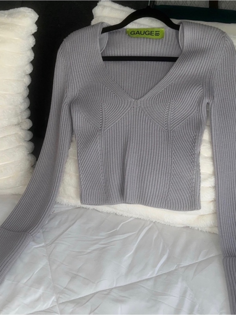 Gauge81 Light Gray Ribbed V-Neck Crop Top